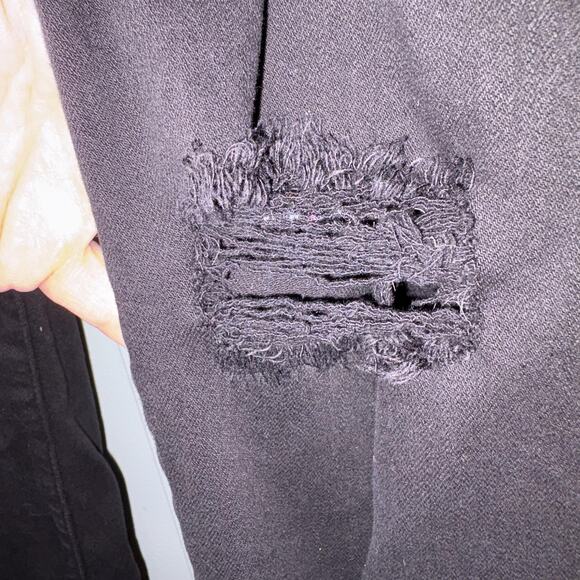 Levi’s Premium 724 High Rise Straight Jeans 28 Black Distressed Knee Hemmed 26” - Picture 6 of 16